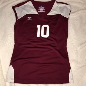 Women’s maroon and white basketball jersey🏀
